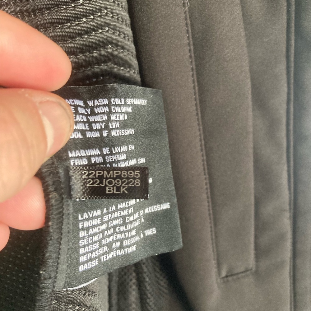 Guess Jacket Like new size XL - Picture 8 of 9